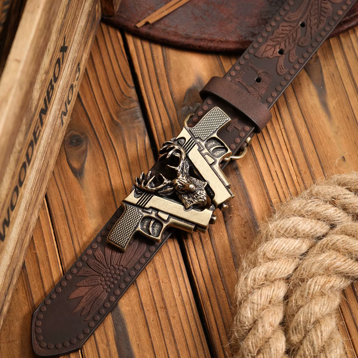 Une ceinture en PU à boucle de style occidental adaptée aux hommes et aux femmes et une ceinture rét