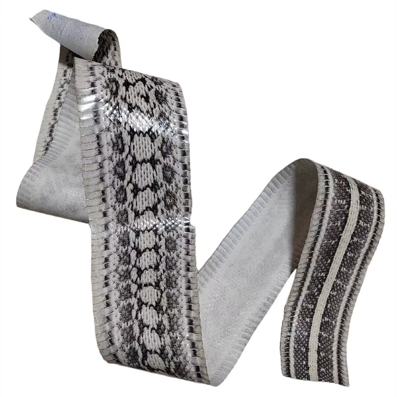 Cuir de serpent naturel non teint noir et blanc de 110 cm de long pour ceinture