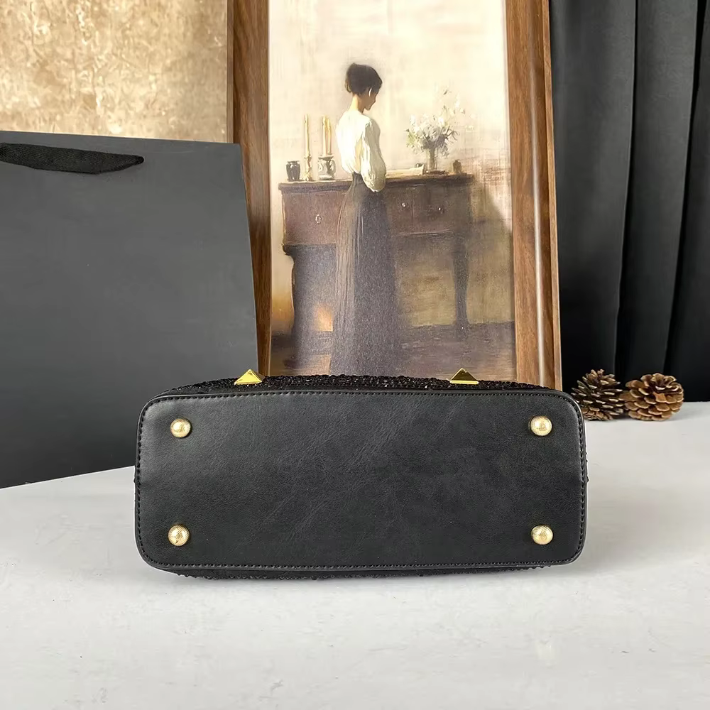 Brillant diamant Style sac à main 2025 nouveau sac pour femmes européennes et américaines Rivet eau 