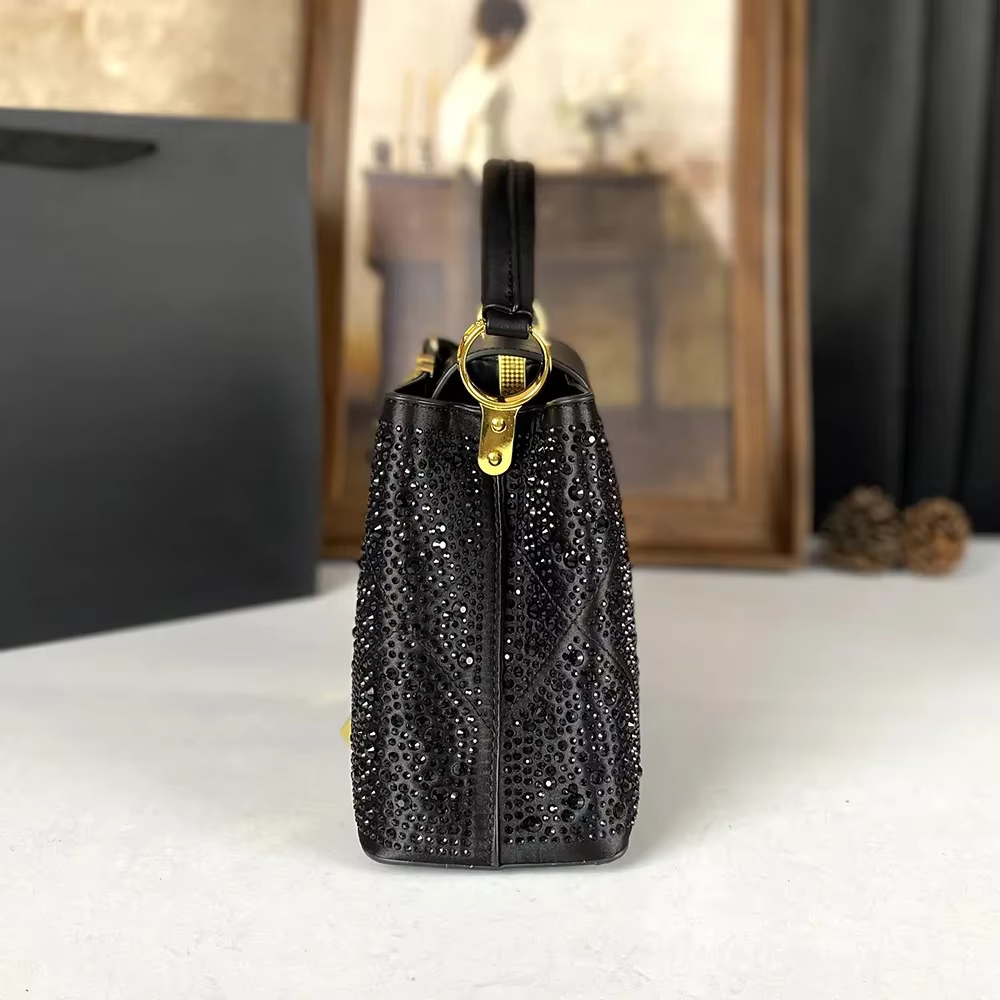 Brillant diamant Style sac à main 2025 nouveau sac pour femmes européennes et américaines Rivet eau 