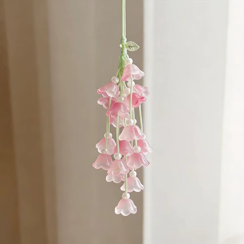 Breloque artisanale Muguet, Cordon de téléphone Fleur de la Bonne Fortune, Porte-clés floral élégant