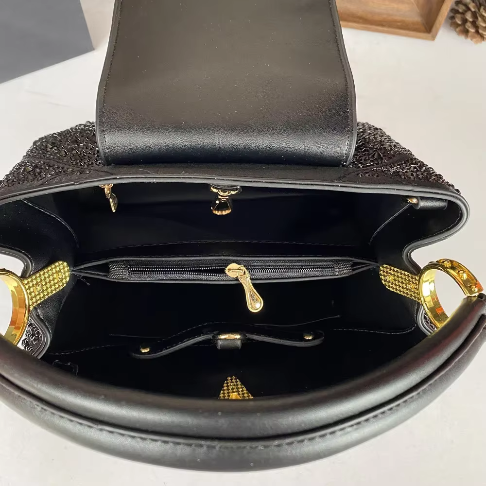 Brillant diamant Style sac à main 2025 nouveau sac pour femmes européennes et américaines Rivet eau 