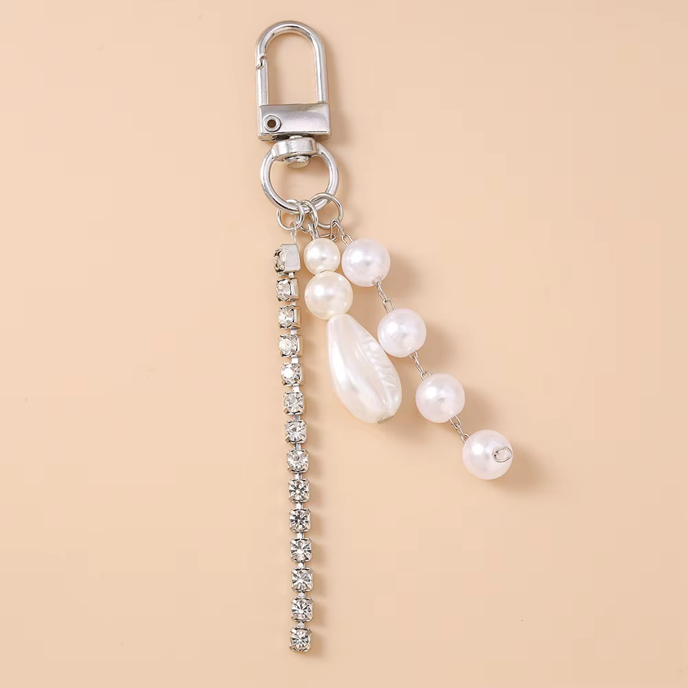 Joli porte-clés en forme de coquille de perles pour femmes et filles, pendentifs en strass pour déco