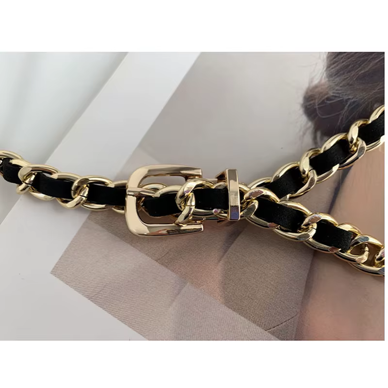 Ceinture chaîne en cuir dorée pour femme