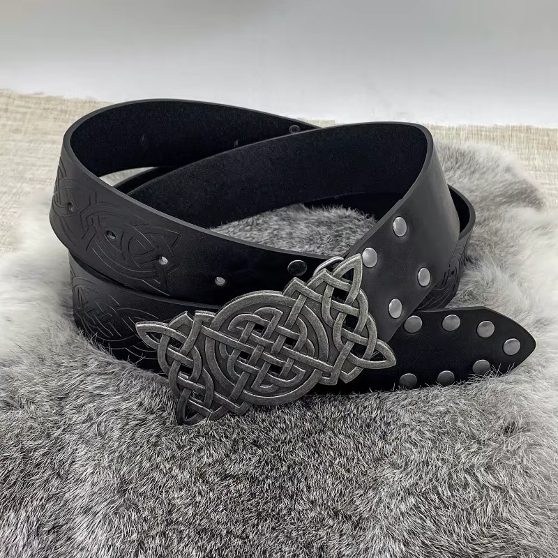 Ceinture à rivets nordiques en cuir PU pour hommes