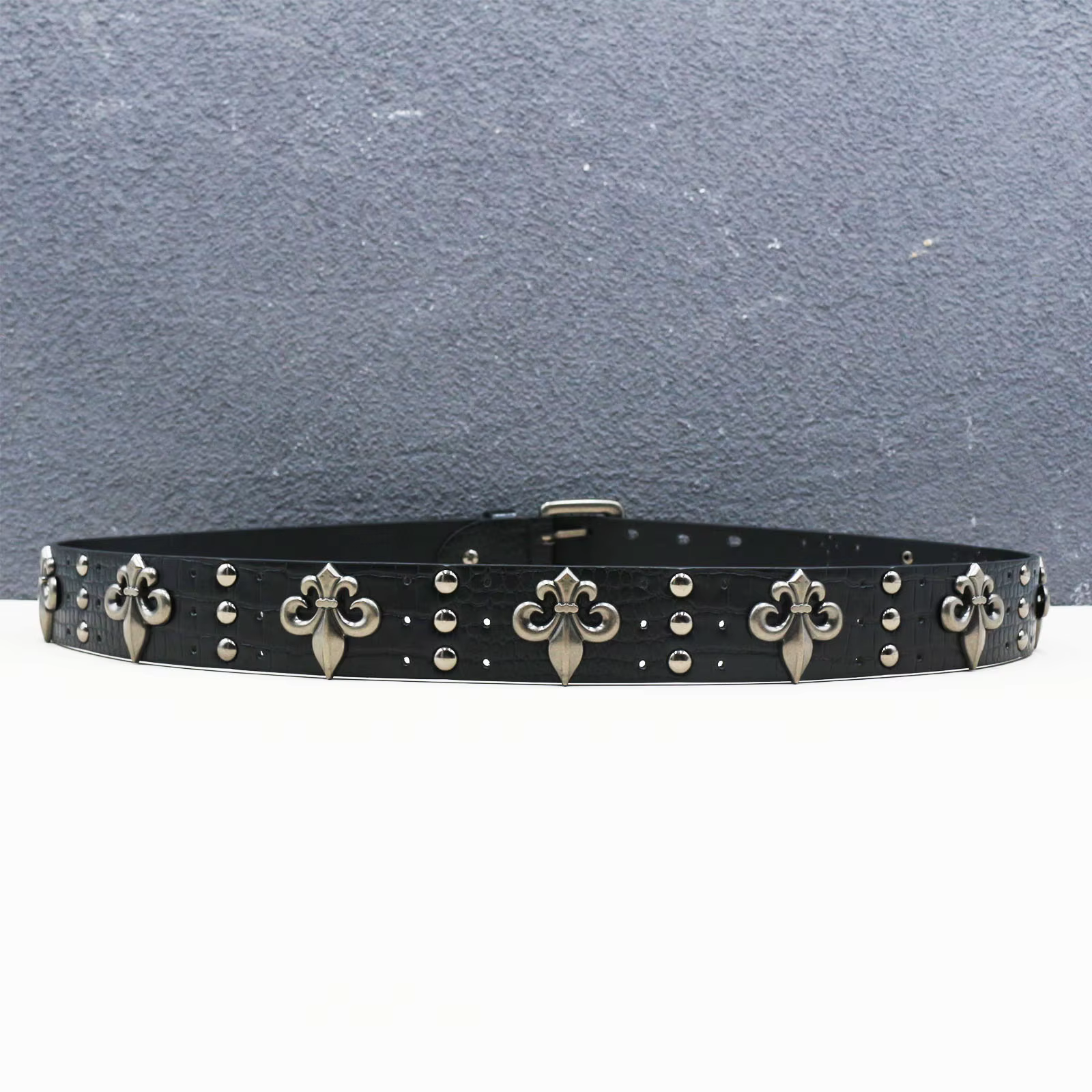 Ceinture à boucle double aiguille avec motif crocodile noir épais