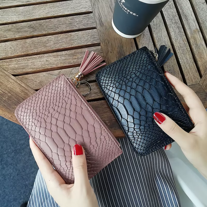 Portefeuille court en cuir motif serpent pour femmes, nom personnalisé, Ultra fin, Simple, fermeture éclair, petit porte-monnaie, sac avec pompon
