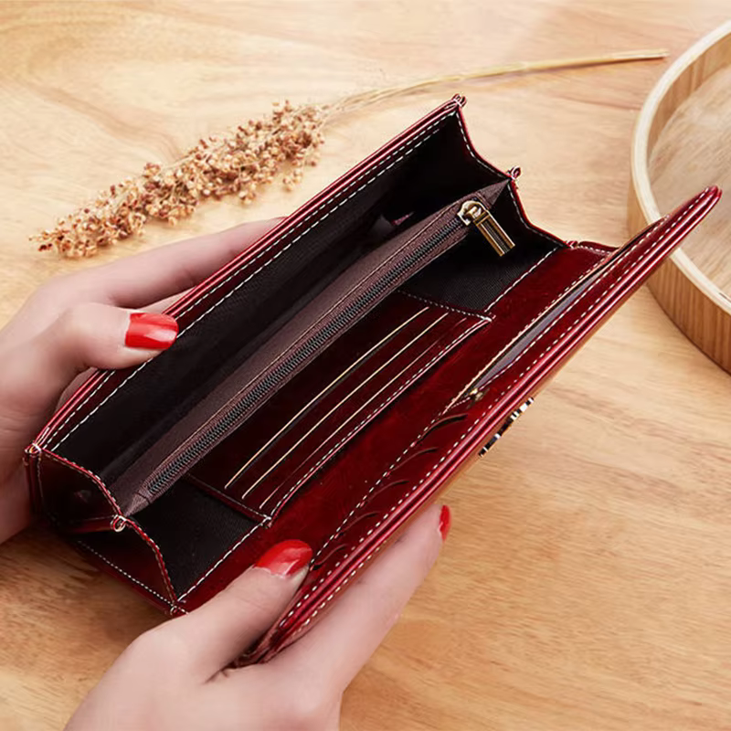 Portefeuille en cuir de luxe pour femme