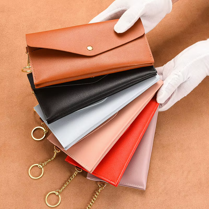 Pochette portefeuille longue en cuir souple pour femmes