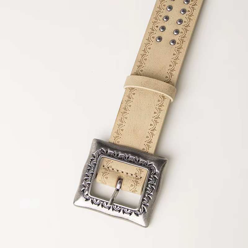 Ceinture texturée et cloutée de style bohème coréen avec finition vieillie exquise