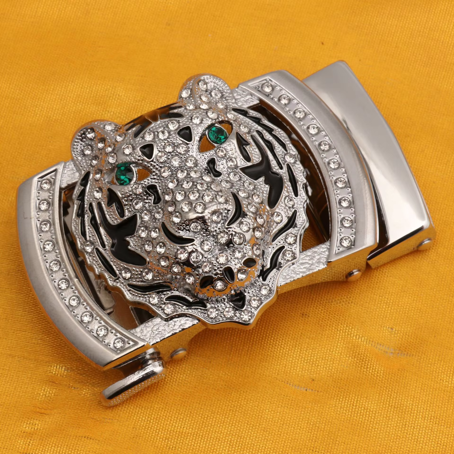 Tête de boucle automatique pour ceinture homme