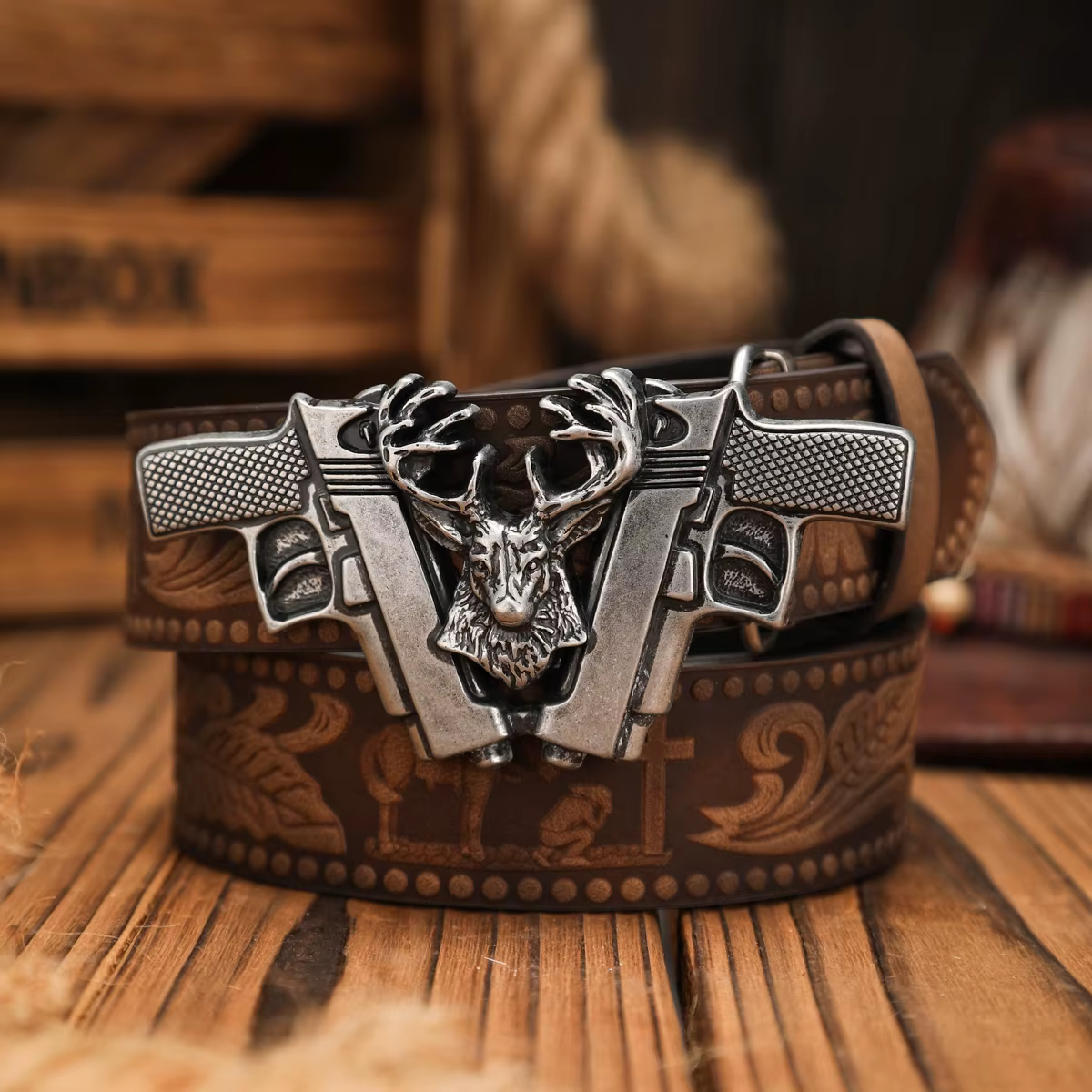 Une ceinture en PU à boucle de style occidental adaptée aux hommes et aux femmes