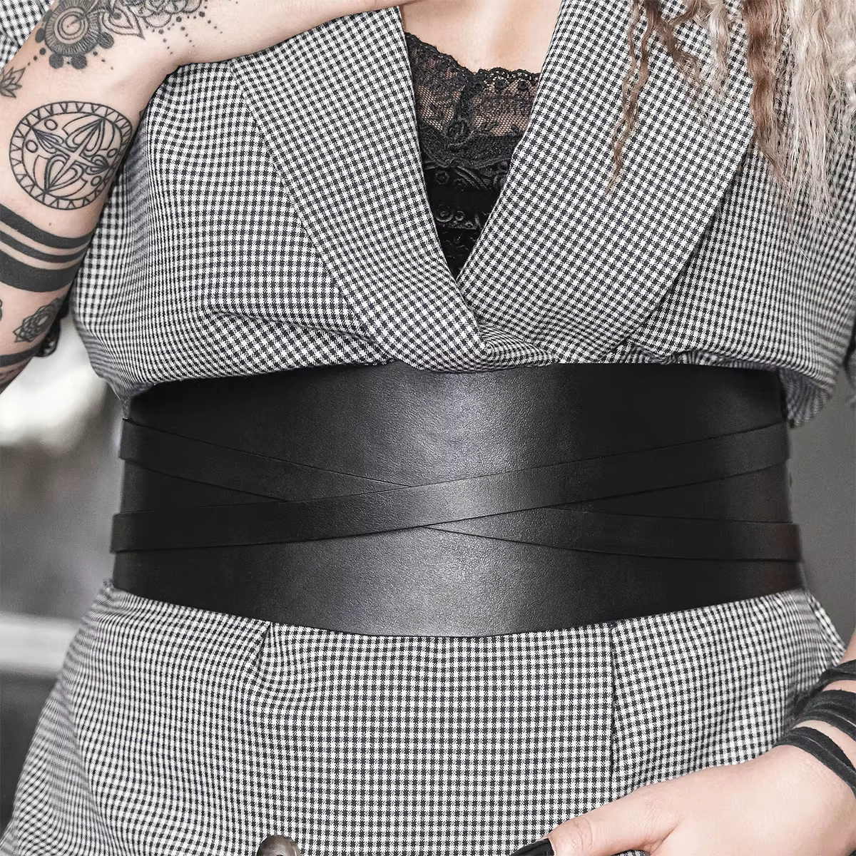 Ceinture Obi en cuir élégante pour femmes, large ceinture de taille pour robes, ajustement réglable, accessoire confortable et polyvalent