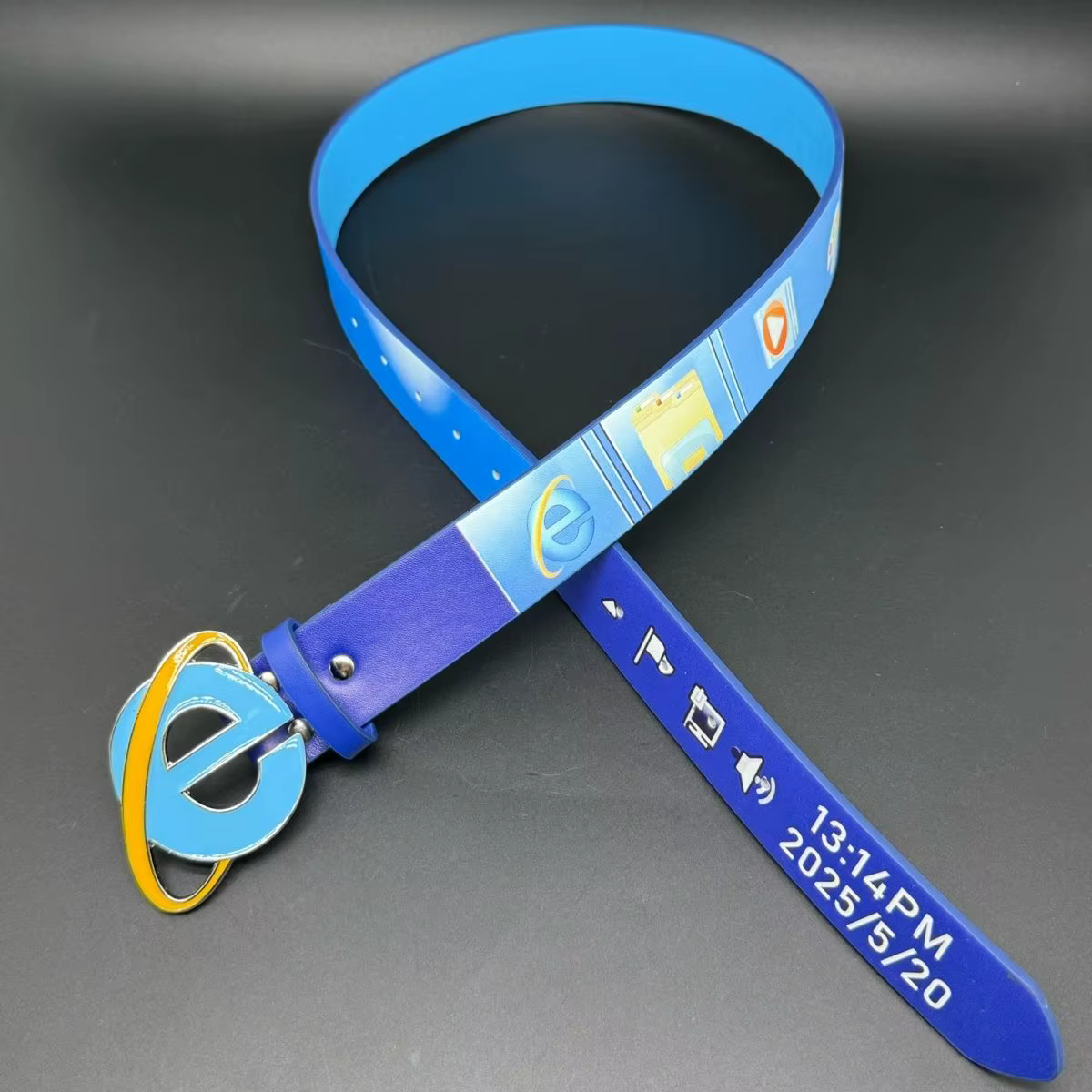 Ceinture vintage Y2K Internet Explorer Meme