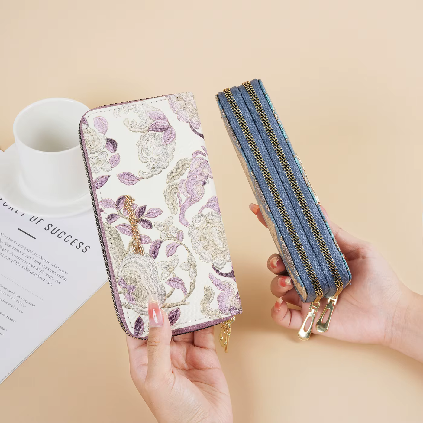 Portefeuille long vintage à broderie florale pour femme