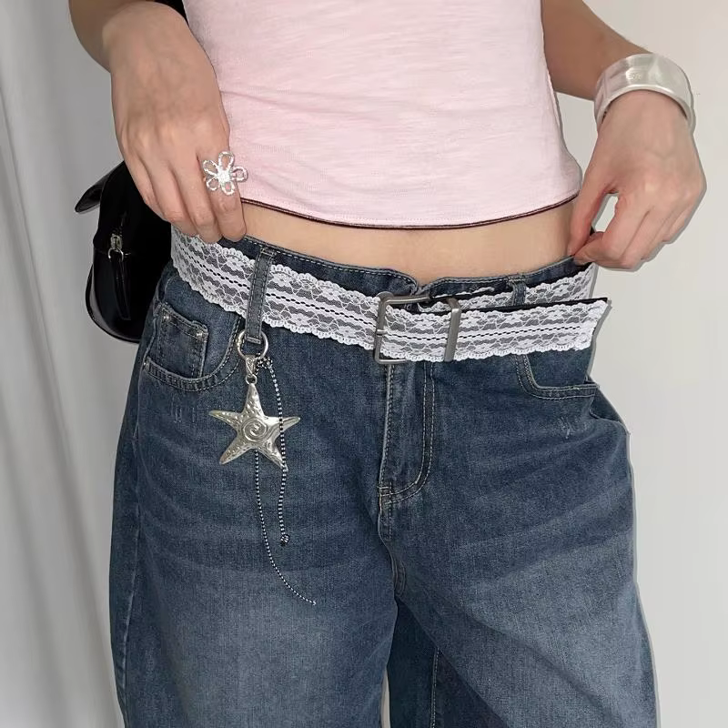 Belle ceinture de taille en dentelle florale blanche ; Accent de mode réglable assorti pour les femmes ; Cadeau