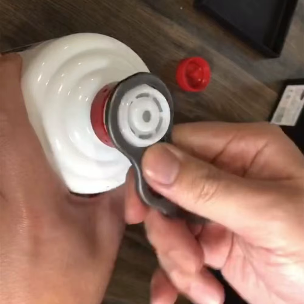 Mini porte-clés en alliage de titane