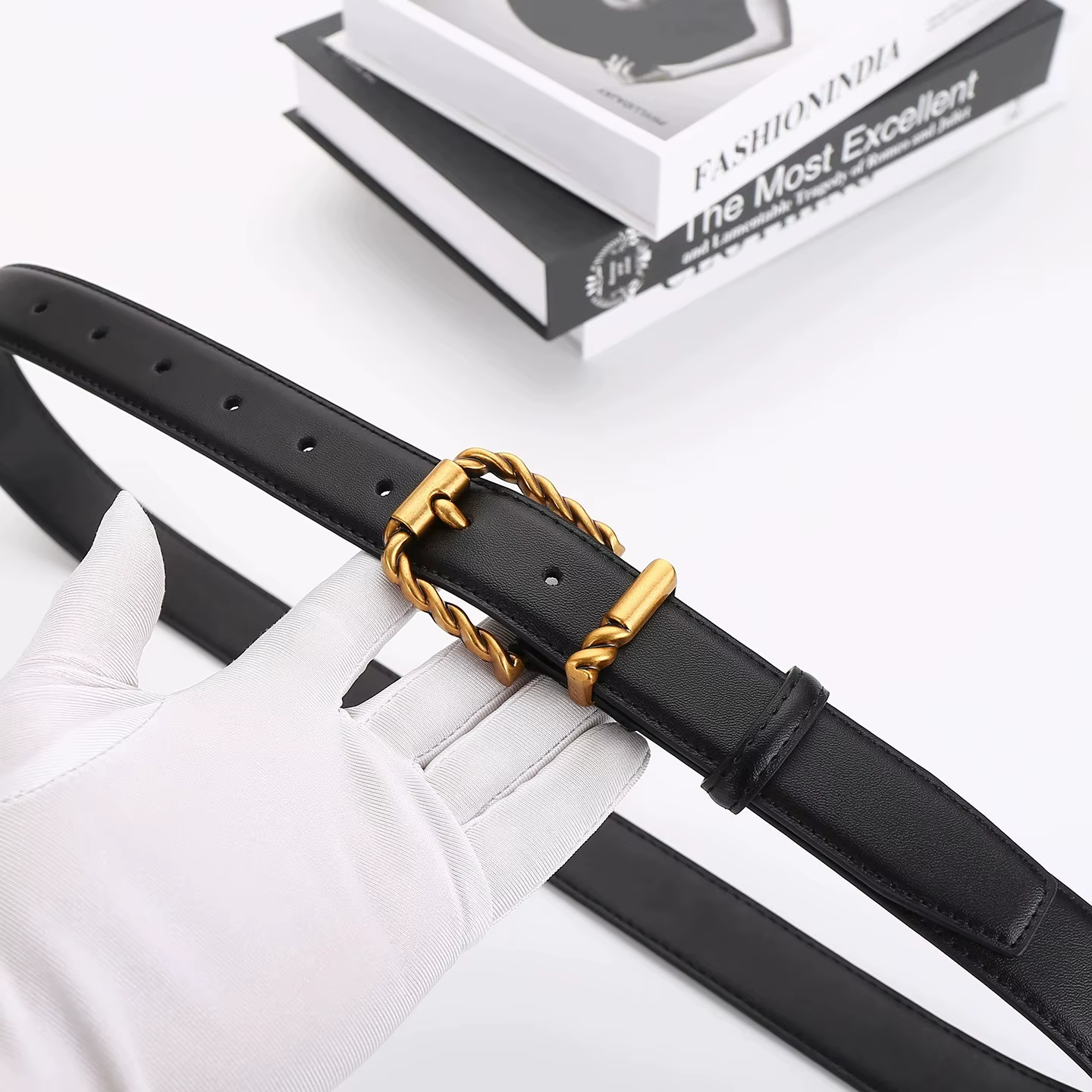Ceinture en cuir de qualité supérieure pour femme avec boucle à ardillon, ceinture décorative noire polyvalente et élégante pour les affaires et les trajets quotidiens