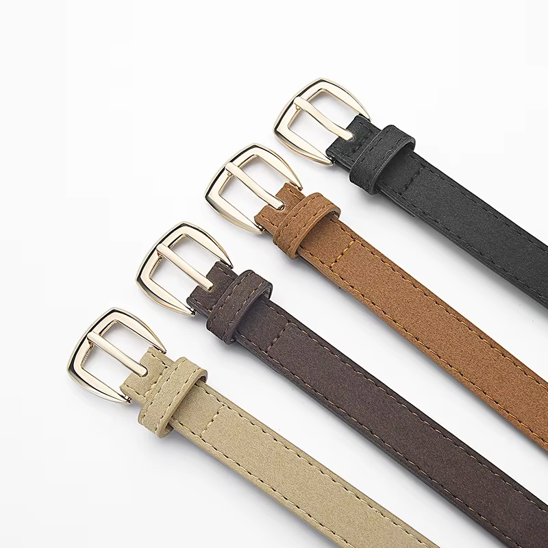 Ceinture en daim minimaliste et polyvalente pour robes
