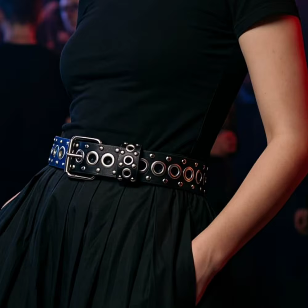 Ceinture pour femmes, ceinture fine à rivets à la mode, ceinture à boucle personnalisée, tendance streetwear, style punk hip-hop, ceinture Y2K avec jean