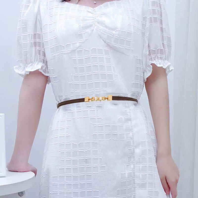Ceinture fine polyvalente et sophistiquée pour femme avec boucle