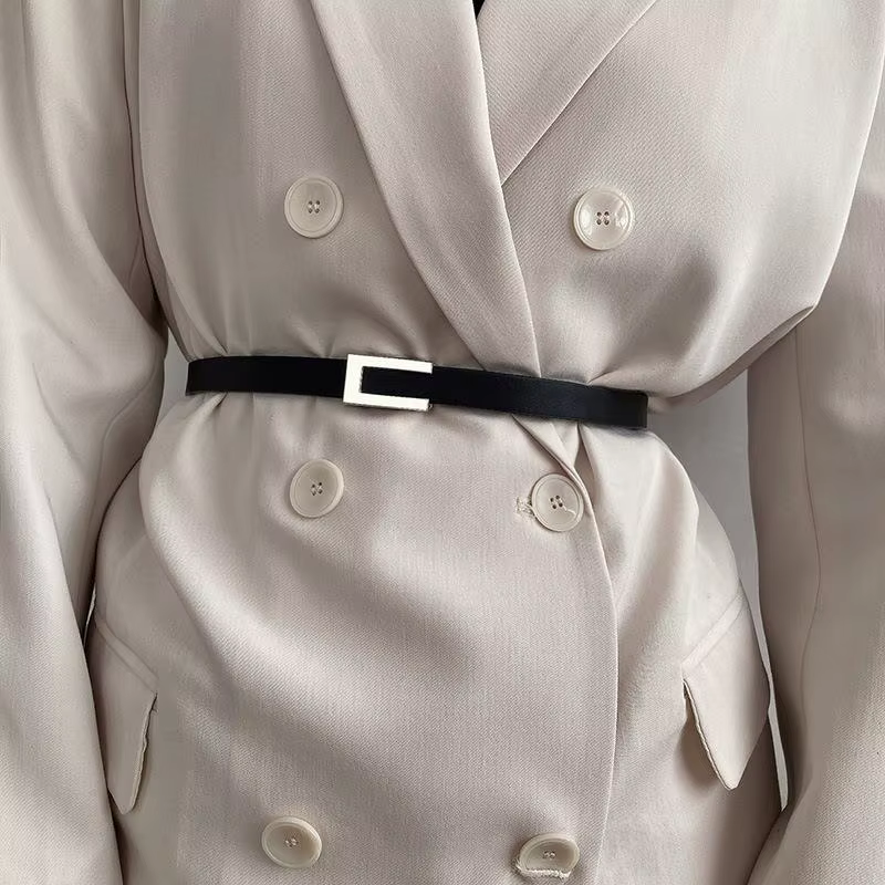 Ceinture fine pour femme en cuir PU noir avec boucle métallique or et argent