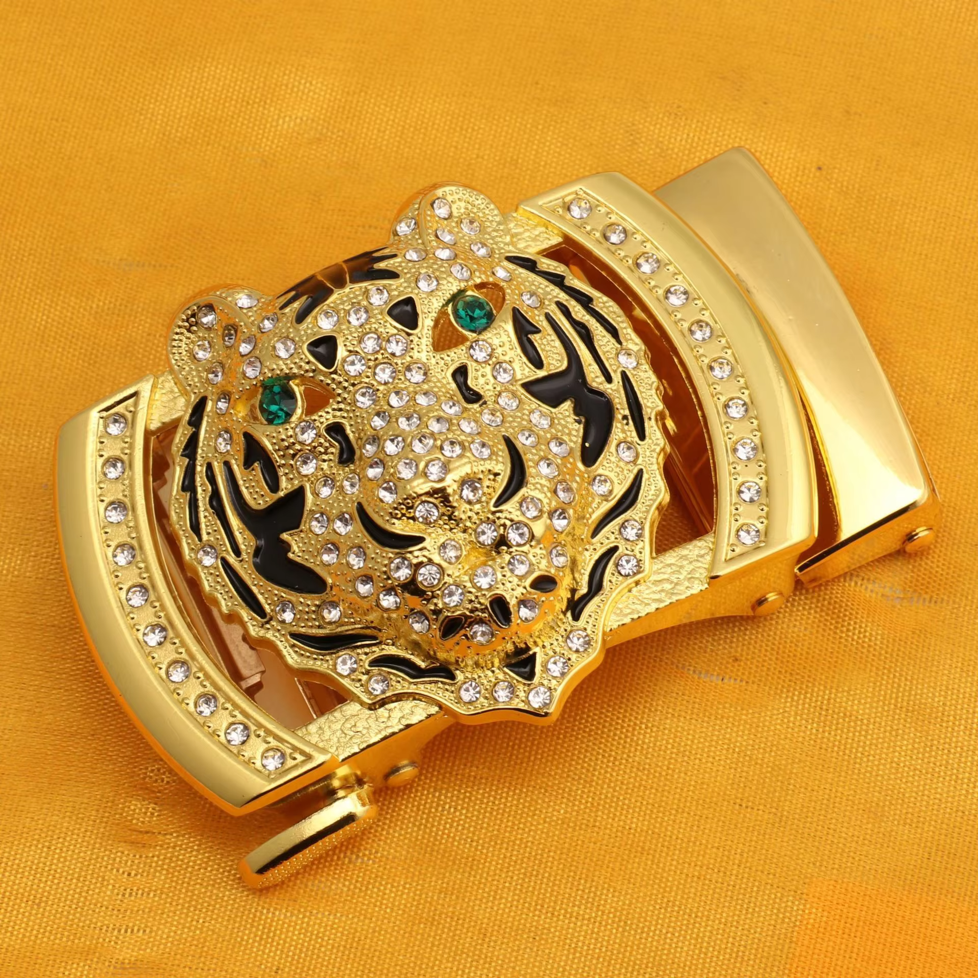 Tête de boucle automatique pour ceinture homme