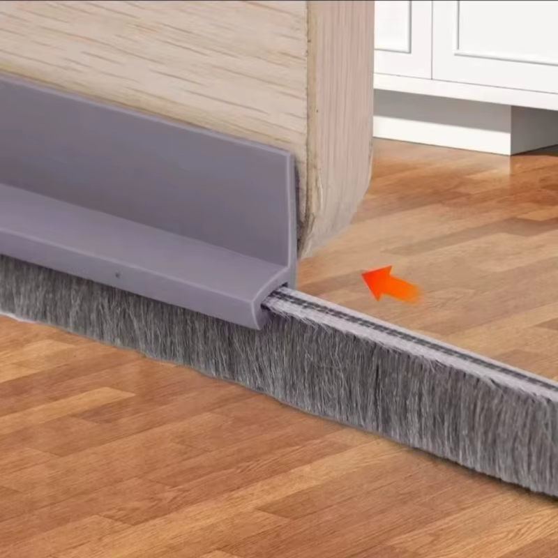 Bande d'étanchéité autocollante pour bas de porte, bande de remplissage pour interstice de porte, bande de brosse anti-insectes, bande de porte coupe-vent et insonorisante