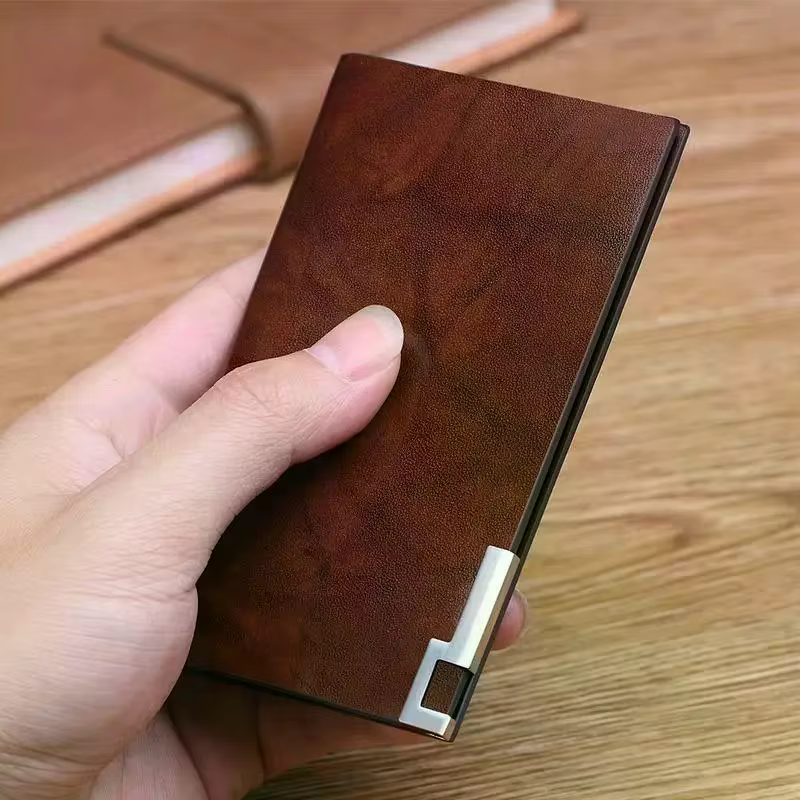 Portefeuille élégant pour hommes avec emplacement pour cartes innovant