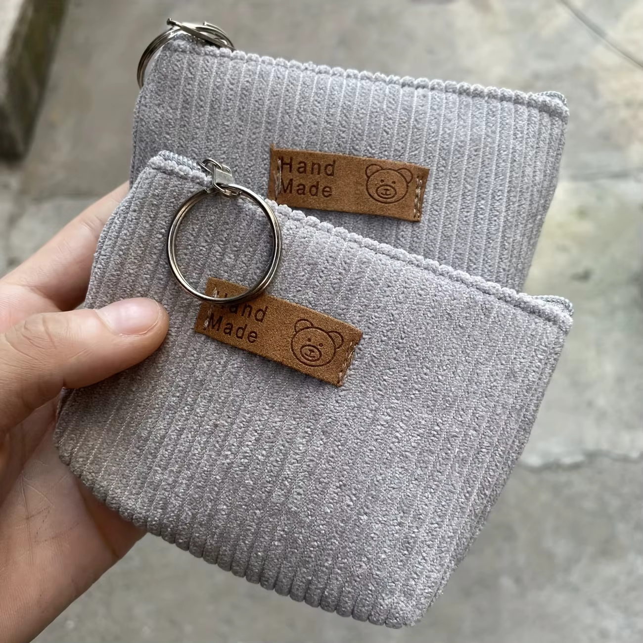 Mini porte-monnaie en velours côtelé