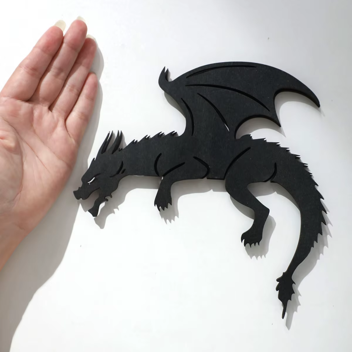 Décoration de porte de Dragon noir, ornement d'art mural gothique, décoration suspendue de maison fantaisie en bois pour cadeau de chambre à coucher et de salon