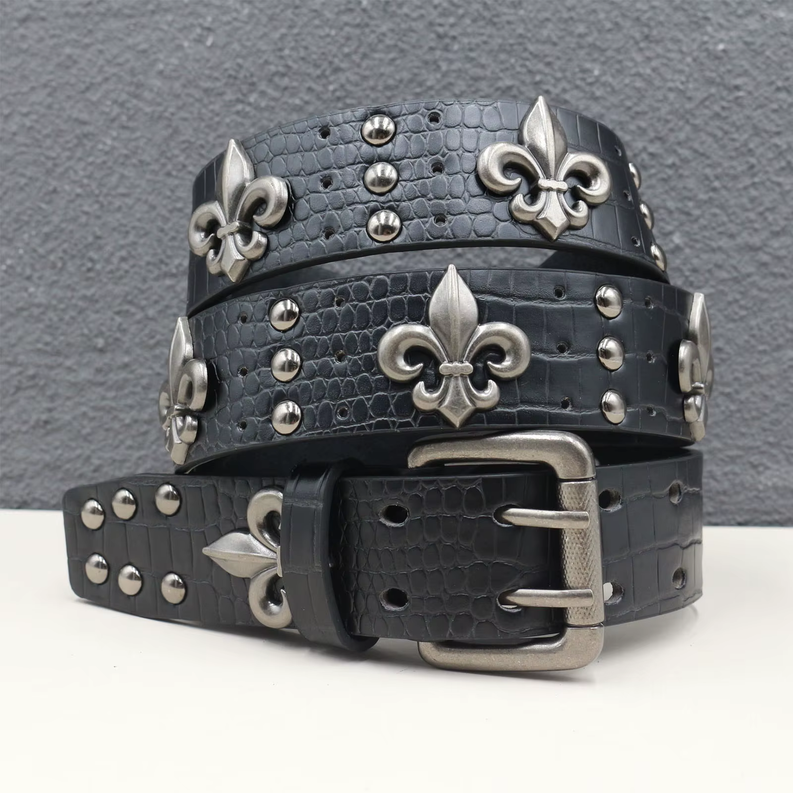 Ceinture à boucle double aiguille avec motif crocodile noir épais