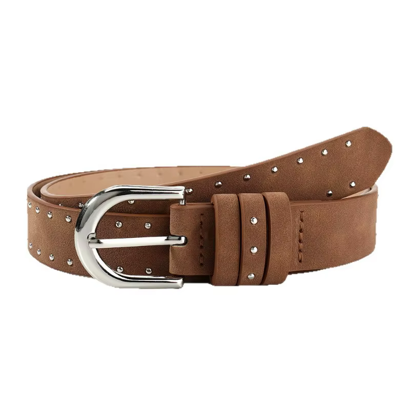 Ceinture élégante en daim cloutée avec boucle