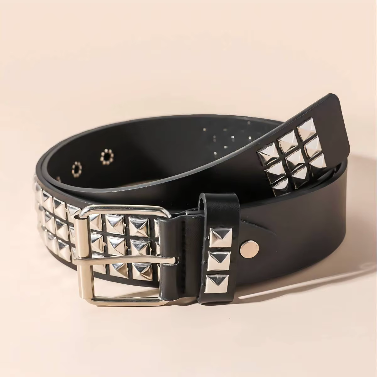 Nouvelle ceinture de style vintage avec perles carrées et rivets