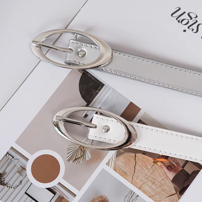 Ceinture à boucle argentée miroir pour femmes