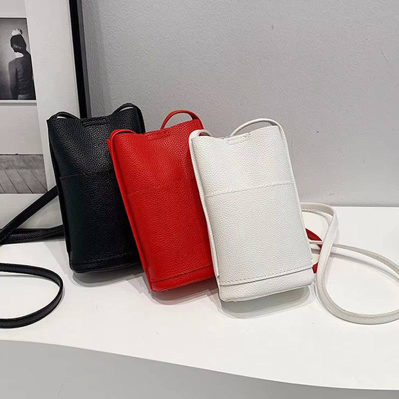 Sac à bandoulière grande capacité pour femme en cuir PU avec fermoir