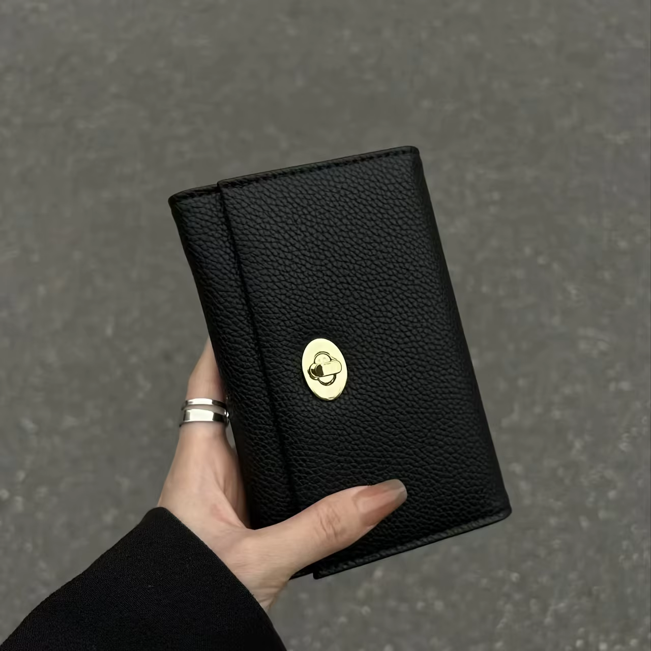 Portefeuille noir exquis pour femmes