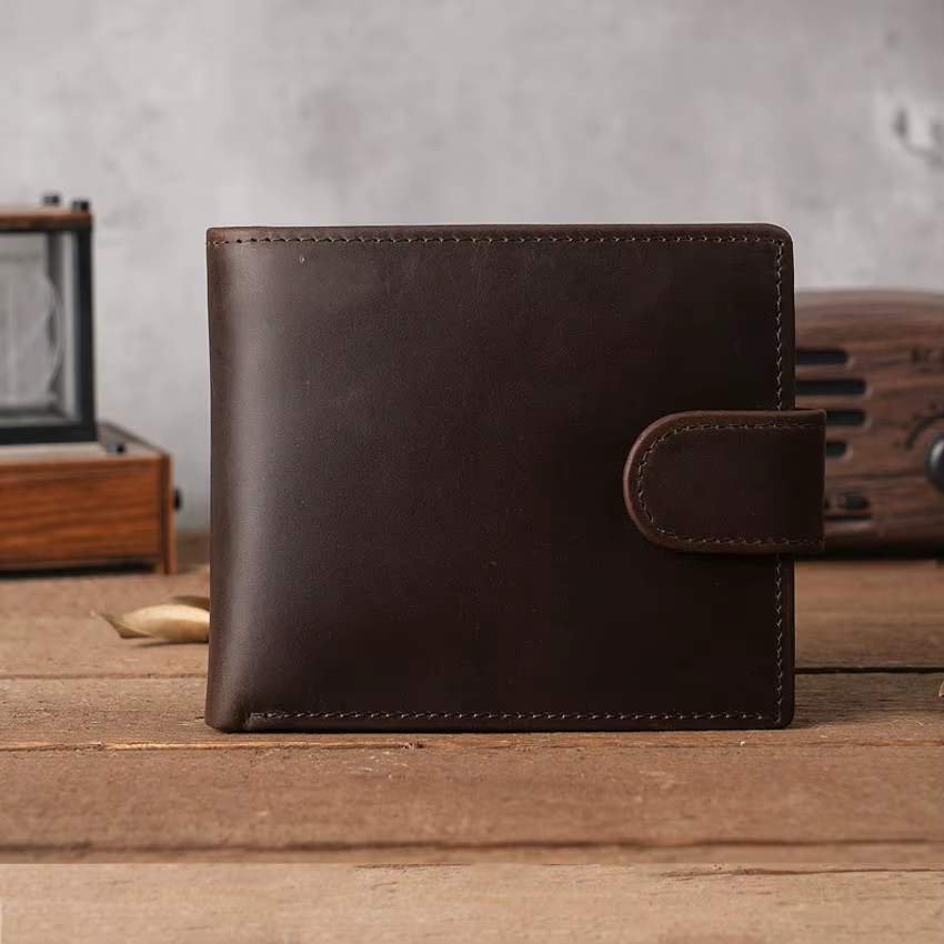 Portefeuille à rabat en cuir optique vintage personnalisé avec moraillon pour homme