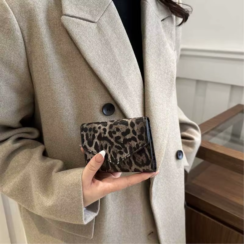 Portable élégant léopard court portefeuille en cuir PU porte-carte enveloppe pochette sac à main Style coréen porte-monnaie femmes Carteras