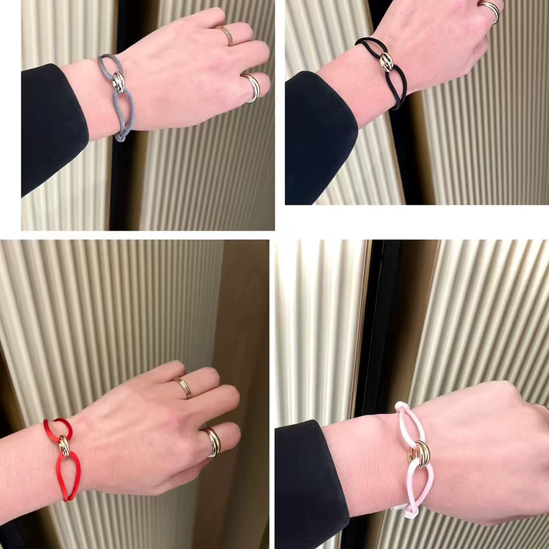 Bracelet porte-bonheur à trois anneaux et trois couleurs pour les couples. Bijoux de luxe de France, adaptés aux bijoux haut de gamme pour femmes.