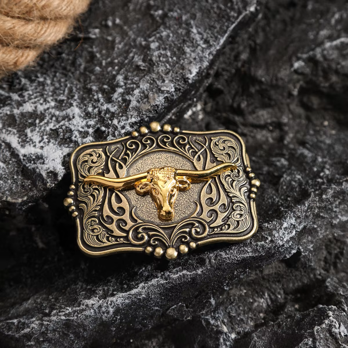 Une boucle de ceinture en métal de style occidental