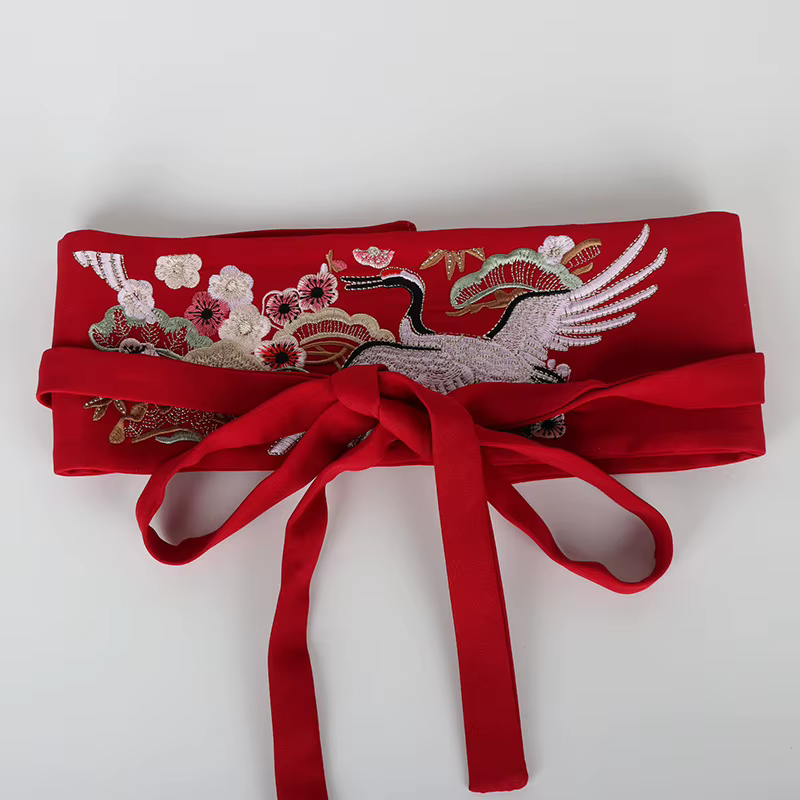 Ceinture large brodée pour femme