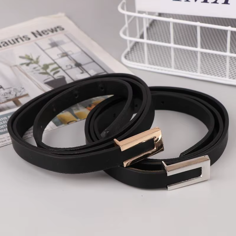 Ceinture fine pour femme en cuir PU noir avec boucle métallique or et argent