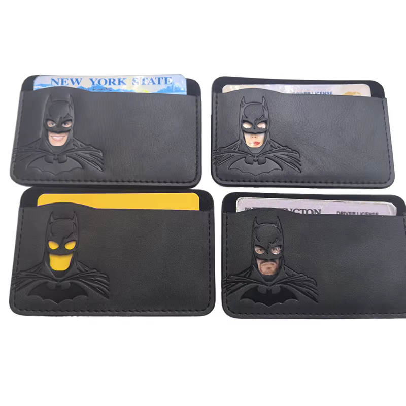 Porte-carte d'identité en cuir personnalisé avec motif de masque de super-héros
