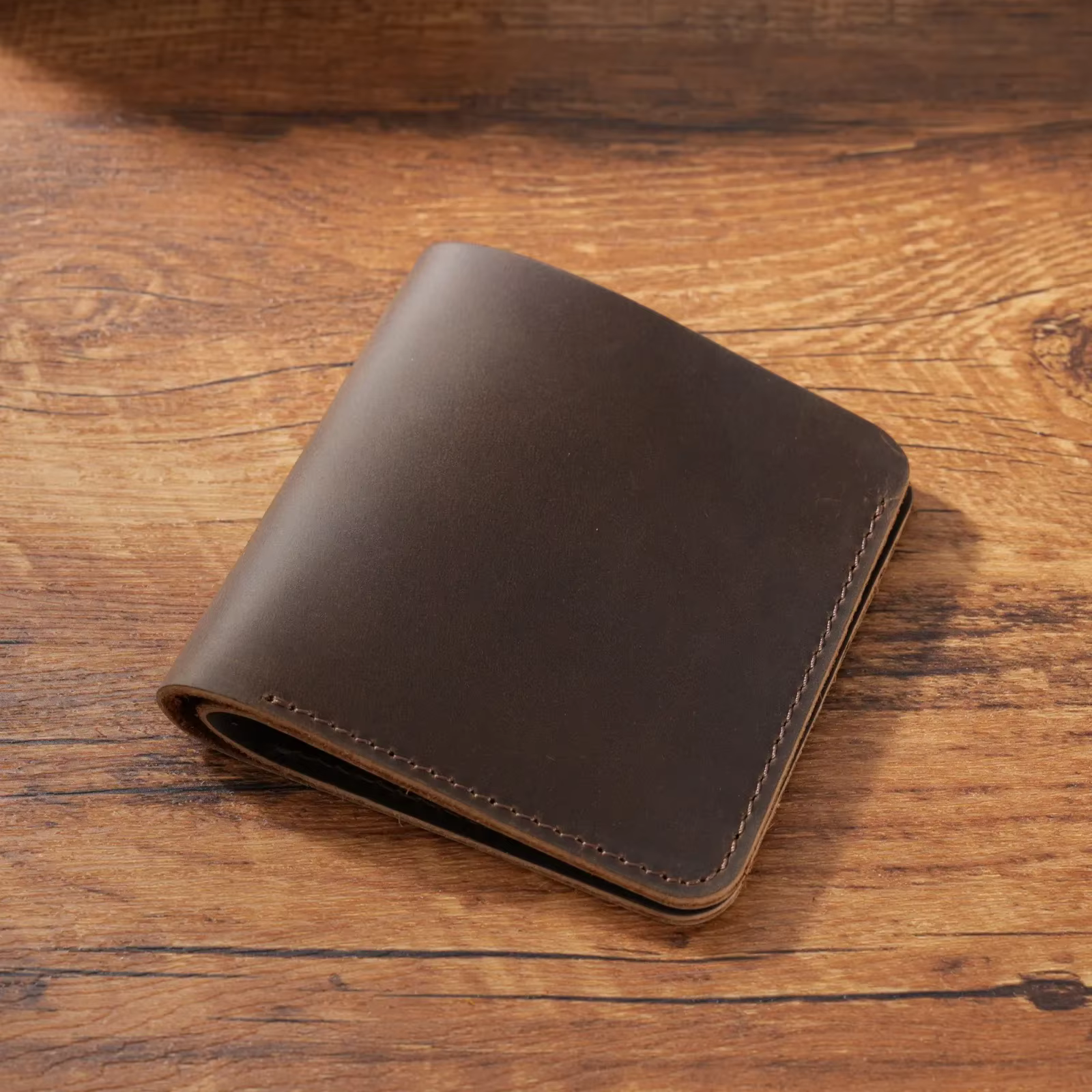 Portefeuille à deux volets en cuir véritable fait à la main