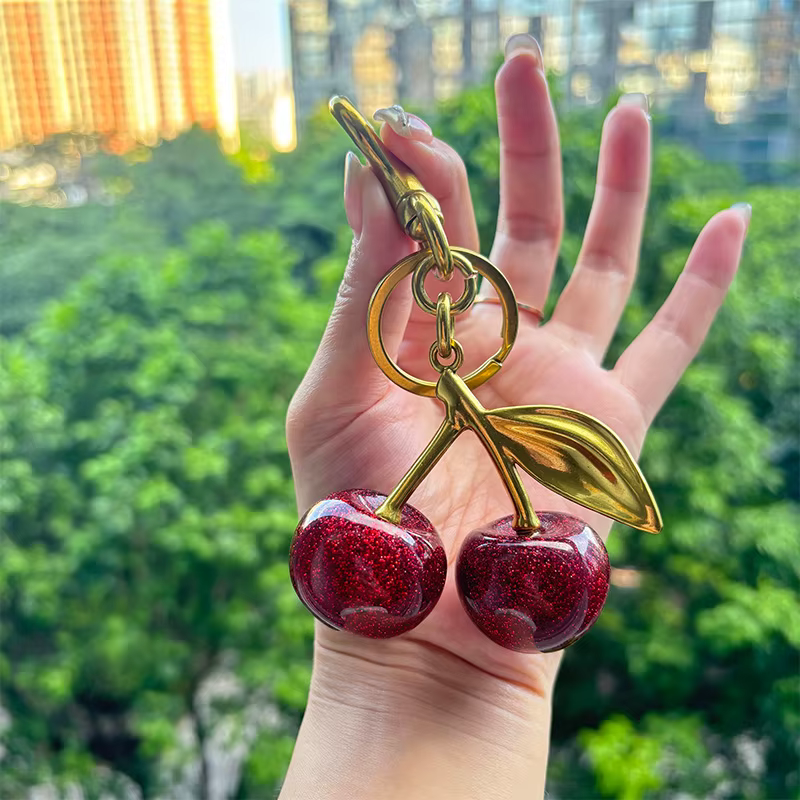 Porte-clés pendentif de sac à main à breloque cerise pour femmes