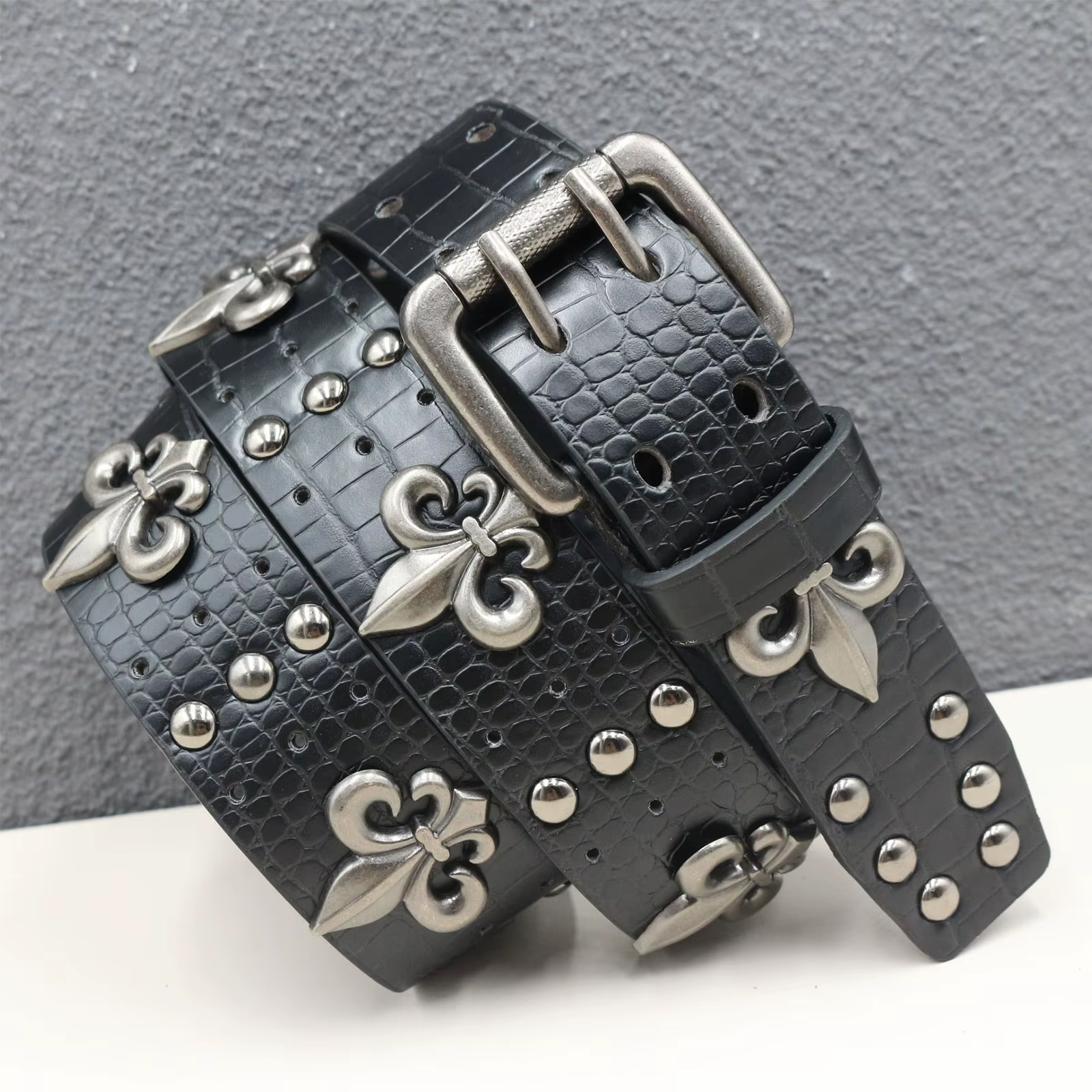 Ceinture à boucle double aiguille avec motif crocodile noir épais