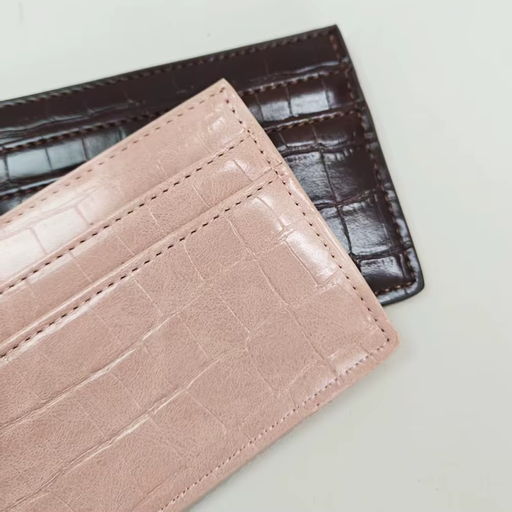 Porte-cartes de luxe en cuir de crocodile gravé avec lettres