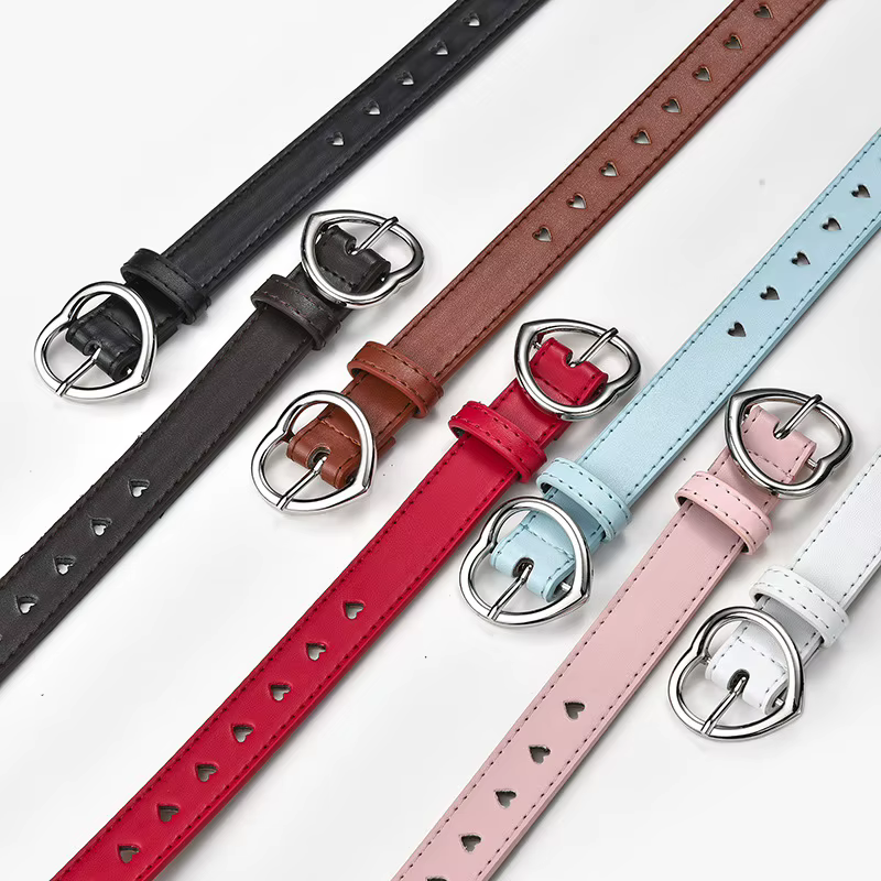 Ceinture pour femme tendance à boucle en forme de cœur
