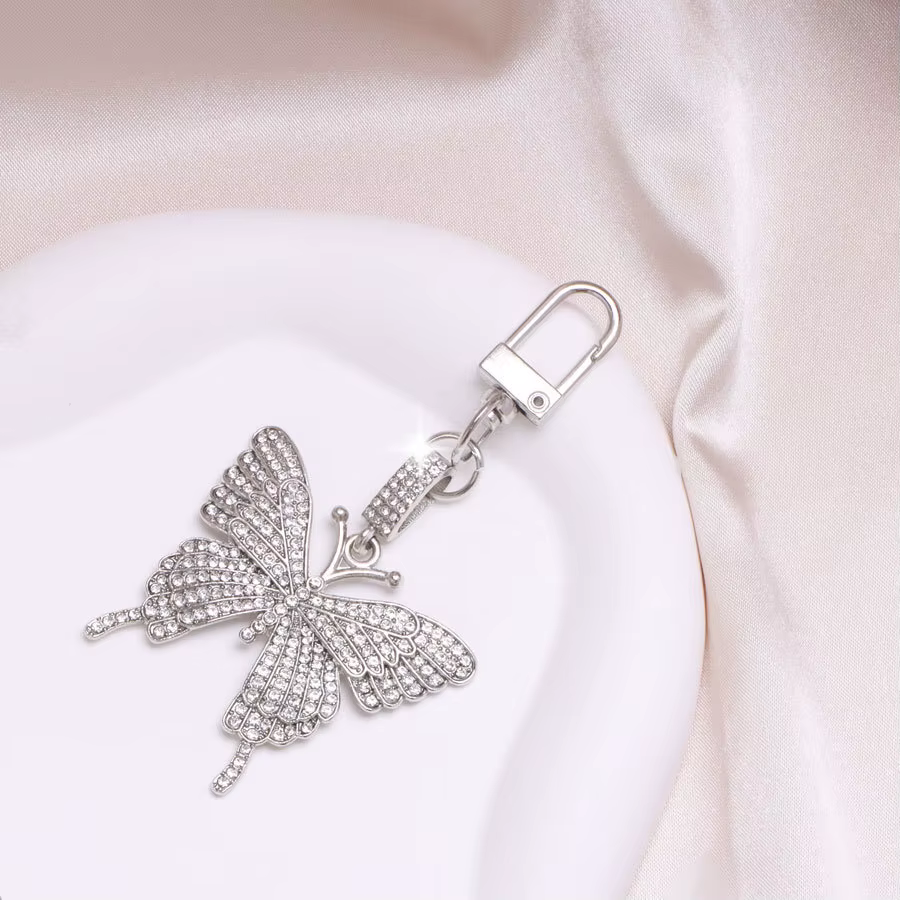 Porte-clés papillon en strass scintillant en métal pour femme, breloque de sac Kawaii, accessoire de porte-clés, cadeau pour fête quotidienne, soirée, mariage